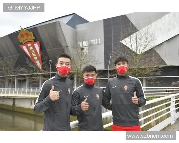 足球员的成长之路：从青训营到职业赛场的奋斗与荣耀